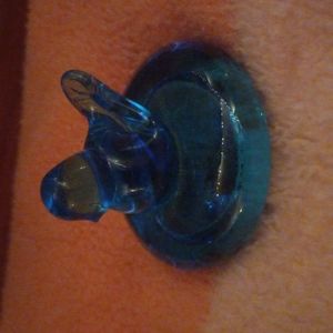 A little blue glass bird 🐦